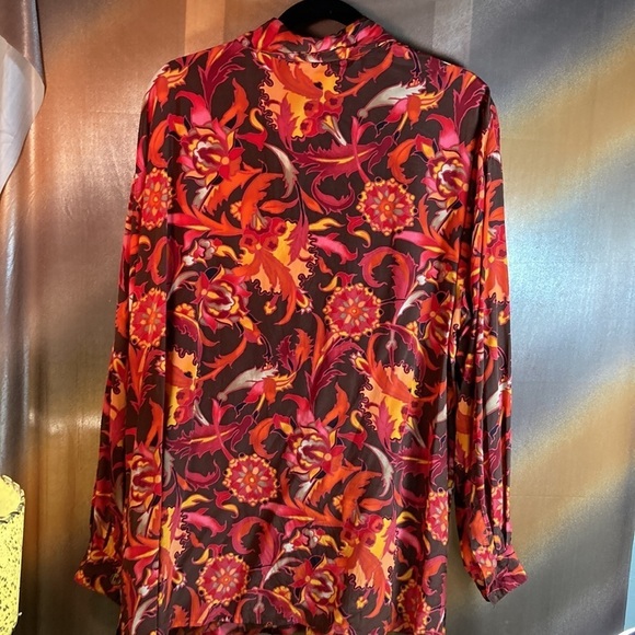 90’s Diane Von Furstenberg 100% silk blouse. Red orange. 2X. B2. 56” bust - Picture 3 of 5